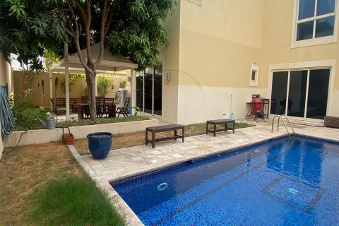 Villa te koop in Al Raha Gardens, Abu Dhabi, VAE 5 slaapkamers, 588 vr.m., nr 615045 - foto 4