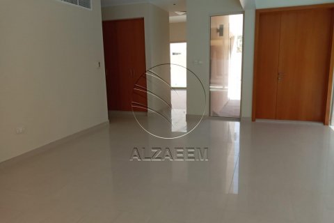 Villa te koop in Al Raha Gardens, Abu Dhabi, VAE 5 slaapkamers, 588 vr.m., nr 615045 - foto 6