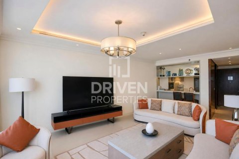 Appartamento in vendita a Downtown Dubai (Downtown Burj Dubai), Dubai, EAU 2 camere da letto, 124.21 mq. № 765018 - foto 3