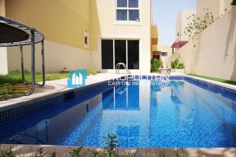 Купить виллу в Al Raha Gardens, Абу-Даби, ОАЭ 5 спален, 579.9м2, № 651728 - фото 19