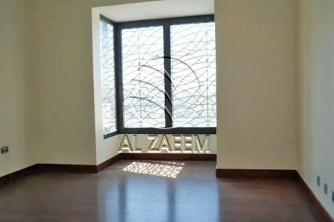 Villa in Al Gurm, Abu Dhabi, UAE 4 bedrooms, 1254 sq.m. № 614975 - photo 17