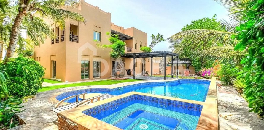 ویلا در Meadows، Dubai ، امارات متحده عربی 6 خوابه ، 597 متر مربع.  شماره 706865