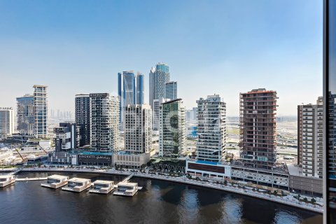 شقة للبيع في الخليج التجاري، دبي، الإمارات العربية المتحدة 4 غرفة نوم ، 260 متر مربع ، رقم 706860 - صورة 2