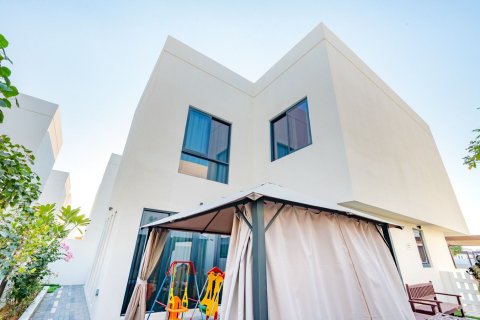 Villa sa Yas Island, Abu Dhabi, UAE 4 silid-tulugan, 227 sq.m. № 716424