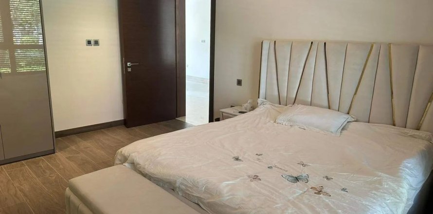Villa in Dubai, UAE 4 bedrooms, 559 sq.m. № 542304