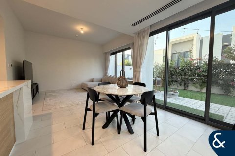 فيلا للإيجار في Dubai Land، دبي، الإمارات العربية المتحدة 4 غرفة نوم ، 216 متر مربع ، رقم 671314 - صورة 4