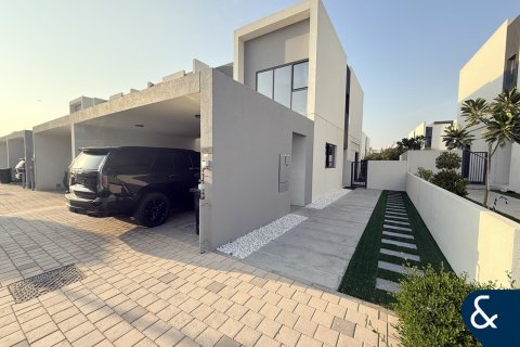 فيلا للإيجار في Dubai Land، دبي، الإمارات العربية المتحدة 4 غرفة نوم ، 216 متر مربع ، رقم 671314 - صورة 2