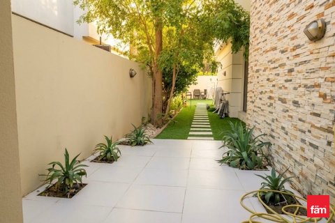 Üürile anda villa asukohaga Dubai, AÜE: 3 magamistoaga, 319.1 m² Nr 703829 - pilt 2