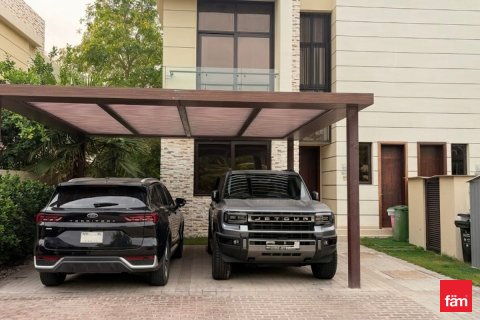 Üürile anda villa asukohaga Dubai, AÜE: 3 magamistoaga, 319.1 m² Nr 703829 - pilt 3