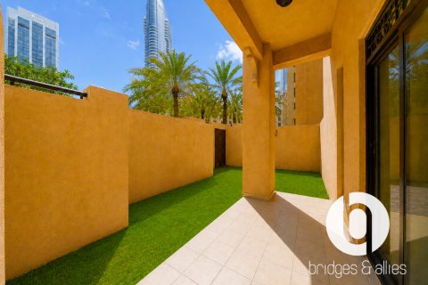 Old Town、Dubai、UAEにあるマンション 1ベッドルーム、122 m2 No739082