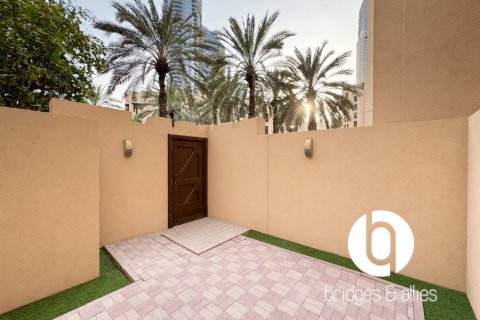 Wohnung in Old Town, Dubai, VAE: 1 Schlafzimmer, 126 m2 Nr. 739082