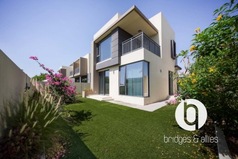 Βίλα σε Dubai Hills Estate, ΗΑΕ 4 υπνοδωμάτια, 229 τ.μ. Αρ. 739087 - φωτογραφία 2