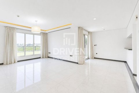 Villa à vendre à  Dubai Land, Dubai, EAU 3 chambres, 379.88 m2 № 759557 - photo 1