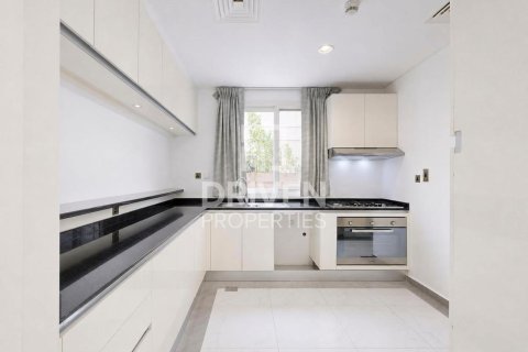 Villa à vendre à  Dubai Land, Dubai, EAU 3 chambres, 379.88 m2 № 759557 - photo 11