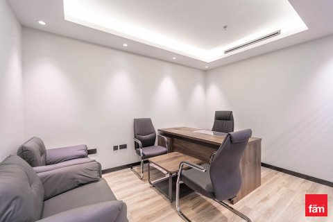 Zyrë në Dubai, Emiratet e Bashkuara Arabe 368.8 m2. № 679854 - Foto 7