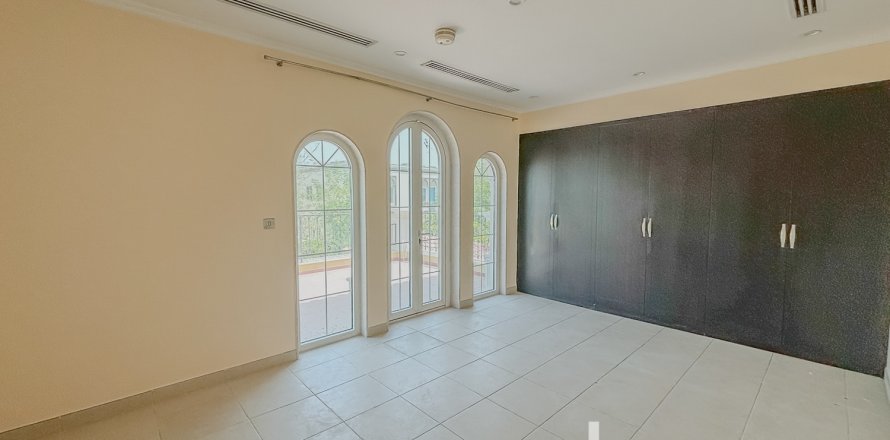 Vila v Jumeirah Park, Dubai, SAE 3 spálne, 327.67 m2 č. 733514