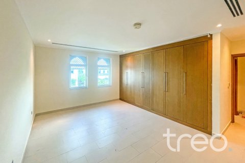 Villa zur Miete in Jumeirah Park, Dubai, VAE 4 Schlafzimmer, 402.73 m2 Nr. 733471 - Foto 16