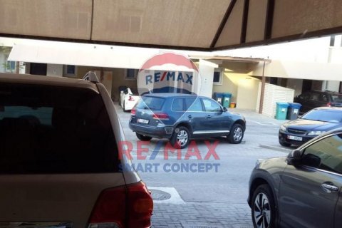 Vilë në Al Reef, Abu Dhabi, Emiratet e Bashkuara Arabe 2 dhoma gjumi, 117.3 m2. № 580531 - Foto 11