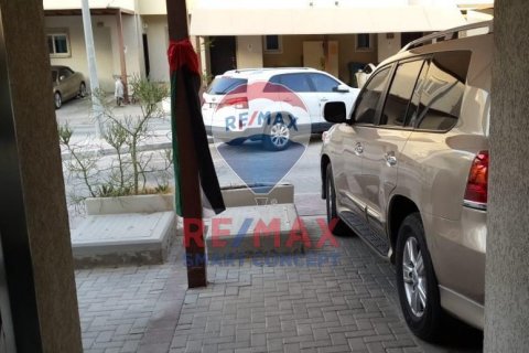 Vilë në Al Reef, Abu Dhabi, Emiratet e Bashkuara Arabe 2 dhoma gjumi, 117.3 m2. № 580531 - Foto 10