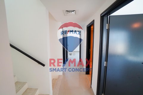 Vilë në Al Reef, Abu Dhabi, Emiratet e Bashkuara Arabe 5 dhoma gjumi, 273.4 m2. № 580527 - Foto 9