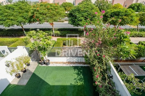 Māja Dubai Land, Dubaijā, AAE 3 istabas, 182.18 m2 Nr. 744115