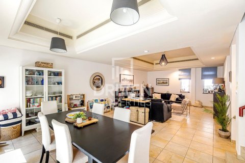 Таунхаус Dubai Sports City, Дубай, БАӘ-да 4 жатын бөлмелер, 247 м² № 655411 - фото 2