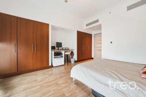 Apartment in Palm Jumeirah, Dubai, UAE 2 bedrooms, 166.67 sq.m. № 733215 - photo 12