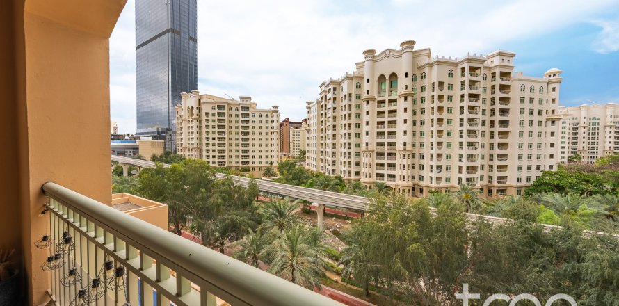 Apartment in Palm Jumeirah, Dubai, UAE 2 bedrooms, 166.67 sq.m. № 733215