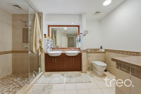 Apartment in Palm Jumeirah, Dubai, UAE 2 bedrooms, 166.67 sq.m. № 733215 - photo 14