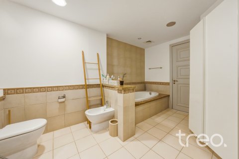 Apartment in Palm Jumeirah, Dubai, UAE 2 bedrooms, 166.67 sq.m. № 733215 - photo 10