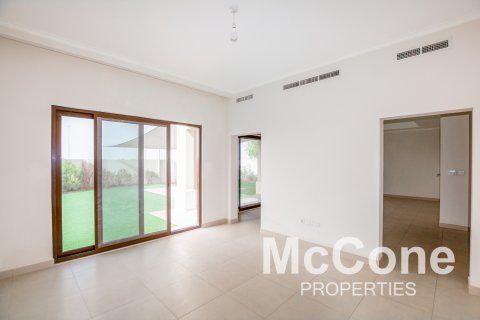 Vila v Arabian Ranches 2, Dubai, SAE 4 ložnice, 404.96 m² Č.: 587508 - fotografie 2