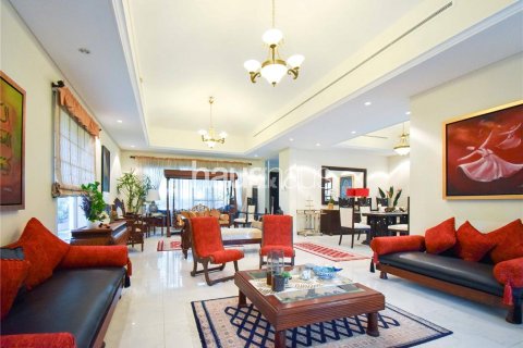 Villa in Motor City, Dubai, UAE 4 bedrooms, 399 sq.m. № 625356 - photo 4