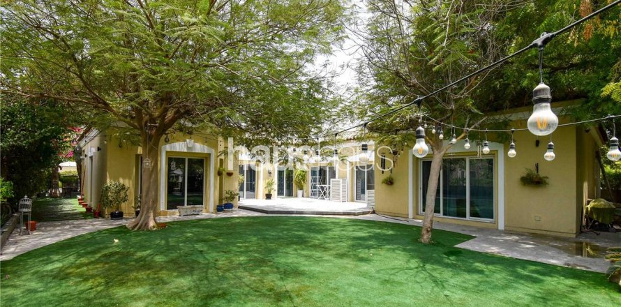 Villa in Motor City, Dubai, UAE 4 bedrooms, 399 sq.m. № 625356