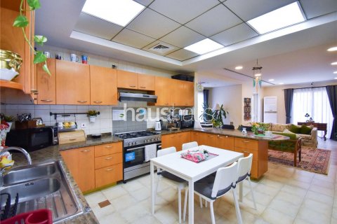 Villa in Motor City, Dubai, UAE 4 bedrooms, 399 sq.m. № 625356 - photo 9