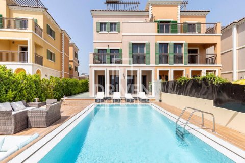 Vila u gradu Jumeirah, Dubai, UAE 4 spavaće sobe, 450.21 m2 Br. 741773