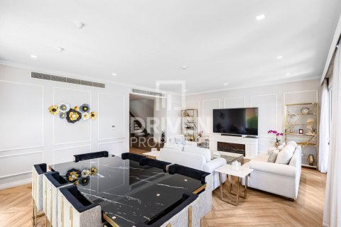 Jumeirah, Dubai, BAE’de satılık villa 4 yatak odası, 450.21 m² No 741773 - fotoğraf 2