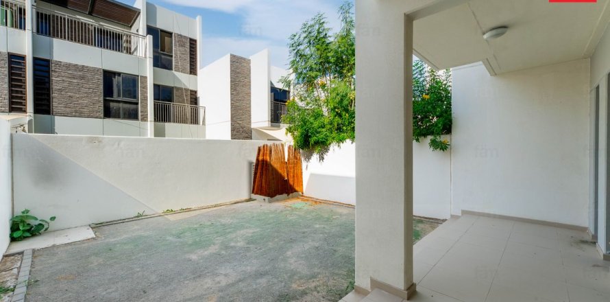 Villetta a schiera a Dubai, EAU 3 camere da letto, 174.8 mq. № 693971