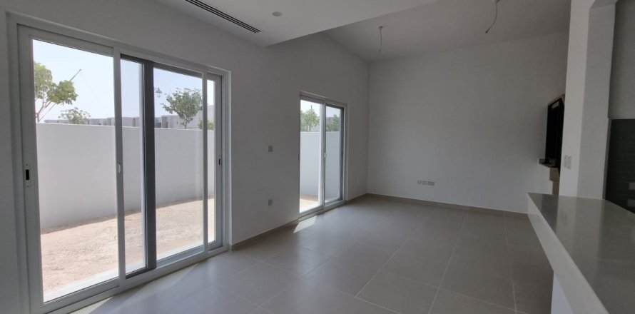 Radový dom v Dubai Land, Dubai, SAE 4 spálne, 230 m2 č. 701881