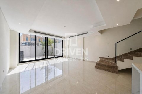 Townhouse in Al Furjan, Dubai, UAE 4 bedrooms, 166.2 sq.m. № 765618 - photo 1