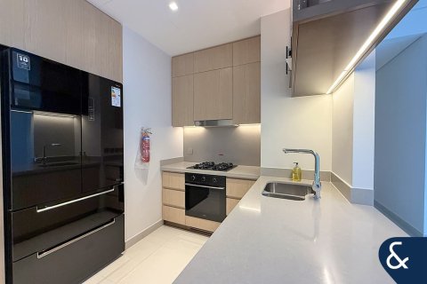 דירה למכירה ב Downtown Dubai (Downtown Burj Dubai), Dubai, איחוד האמירויות 2 חדרי שינה, 106 מ"ר, מספר 667175 - תמונה 3