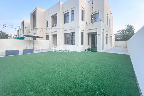 Vilë në Reem, Dubai, Emiratet e Bashkuara Arabe 3 dhoma gjumi, 338 m2. № 626523 - Foto 1