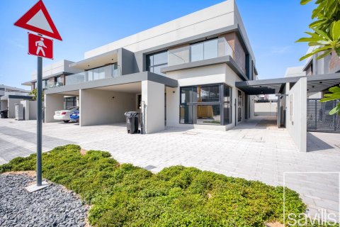 Villa à Dubai Land, Dubai, EAU: 5 chambres, 325.16 m2 № 747938