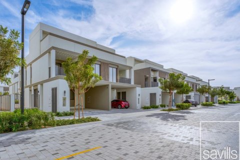 Вілла в Tilal Al Ghaf, Дубай, ОАЕ 4 спальні, 220м2 № 681100