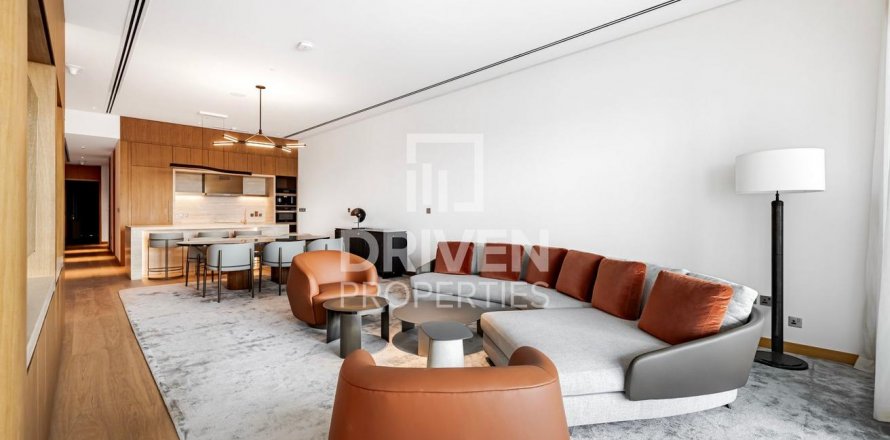 Apartament në Jumeirah, Dubai, Emiratet e Bashkuara Arabe 3 dhoma gjumi, 267 m2. № 603616