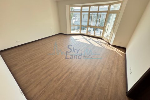 Huvila Umm Suqeim, Dubai, Arabiemiraatit 4 makuuhuonetta, 371.6 m2 № 662074 - kuva 25