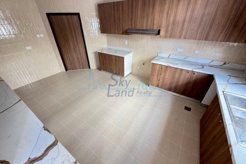 Huvila Umm Suqeim, Dubai, Arabiemiraatit 4 makuuhuonetta, 371.6 m2 № 662074 - kuva 10