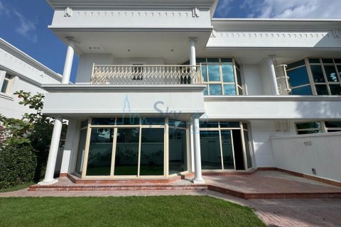 Huvila Umm Suqeim, Dubai, Arabiemiraatit 4 makuuhuonetta, 371.6 m2 № 662074 - kuva 32