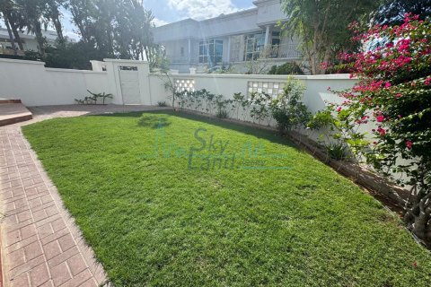 Huvila Umm Suqeim, Dubai, Arabiemiraatit 4 makuuhuonetta, 371.6 m2 № 662074 - kuva 38