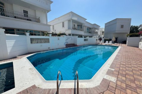 Huvila Umm Suqeim, Dubai, Arabiemiraatit 4 makuuhuonetta, 371.6 m2 № 662074 - kuva 18