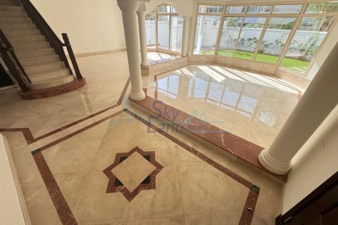 Huvila Umm Suqeim, Dubai, Arabiemiraatit 4 makuuhuonetta, 371.6 m2 № 662074 - kuva 17